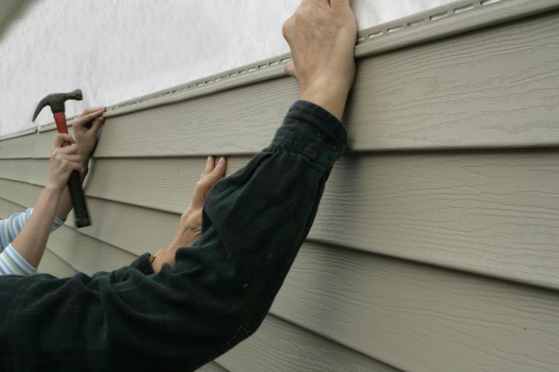 Professional Vinyl Siding Crew